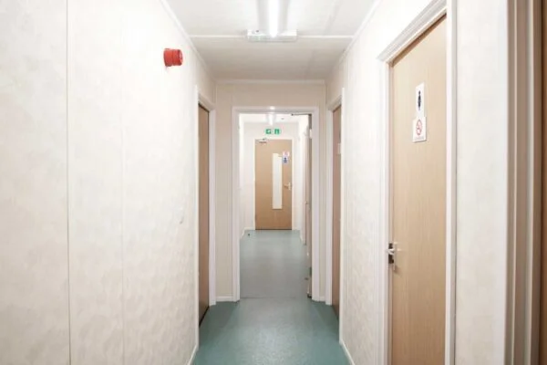 006-modular-building-offices-960x640-1-600x400 (3 Bay) Compliant Modular Building