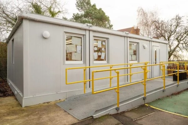 007-creeting-school-modular-classroom-960x640-1-600x400 (6 Bay) Euro Modular Building