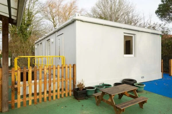 007-creeting-school-new-building-rear-view-960x640-1-600x400 (6 Bay) Euro Modular Building