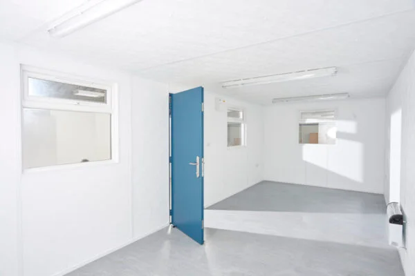 24x10-Standard-Jack-Leg-inside3-960x640-2-600x400 24ft x 10ft Jackleg Cabin (Site Cabin)