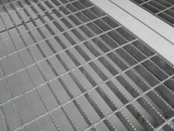628-8ft-open-mesh-floor-3-600x450-1-1 10Ft X 8Ft Open Mesh Floor Bunded Store