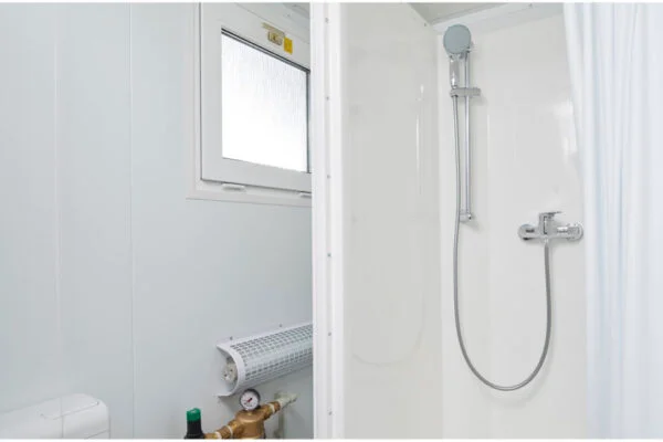 8Ft x 5Ft Mains Toilet/Shower